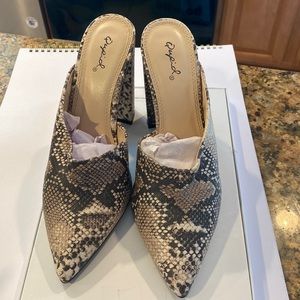 Cupid brand slide on mules